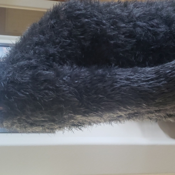 Guess s fuzzy webbed mesh unique top very soft stretchy - Picture 11 of 11